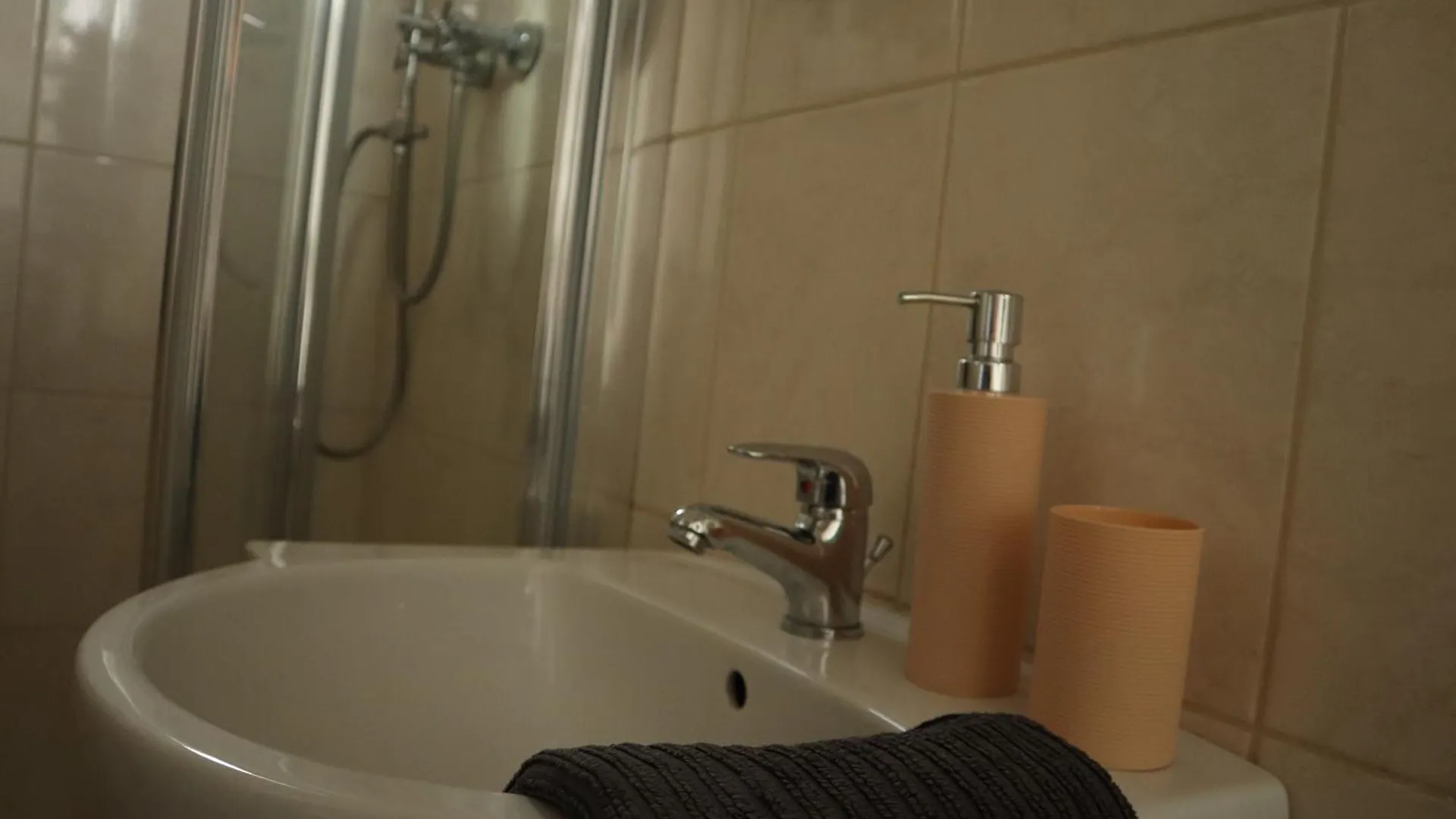 555 Flat - 55 M² Mieszkanie, 5 Min - Dworzec Glowny Krakow Apartment